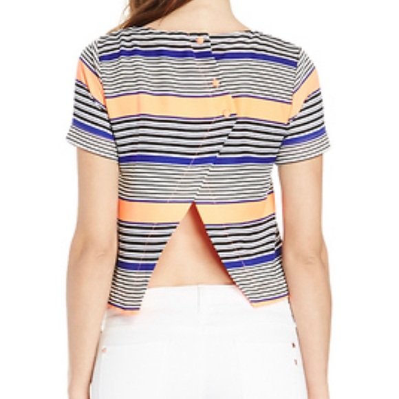 JOA Buttoned Back Striped Crop Top - Picture 1 of 4